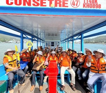 BMFE cùng bà con nông dân đến Bãi Tranh Nha Trang